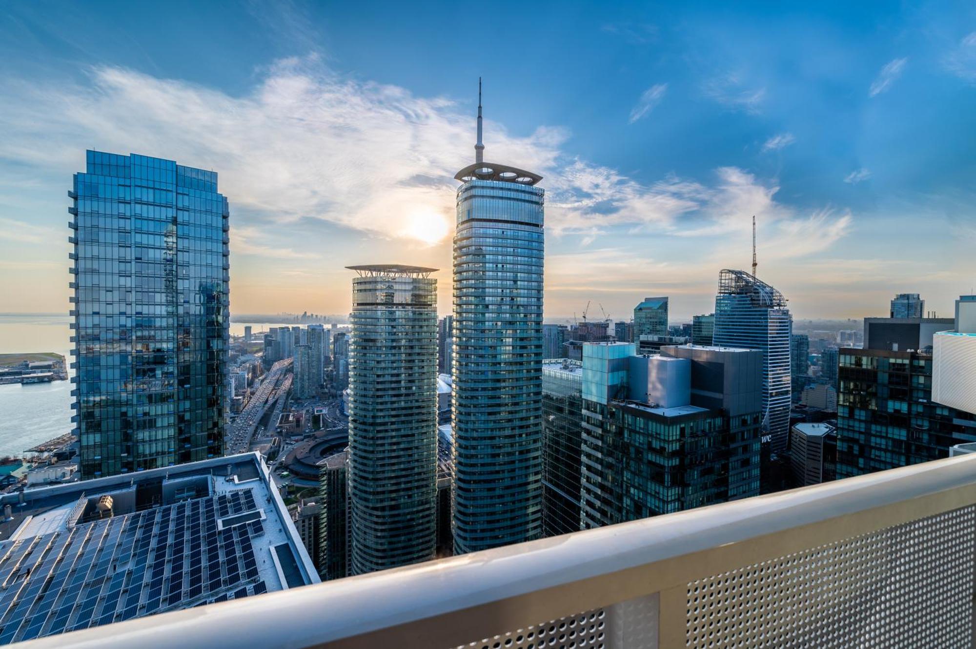 Presidential Suite Heart Of Downtown With Stunning View トロント エクステリア 写真